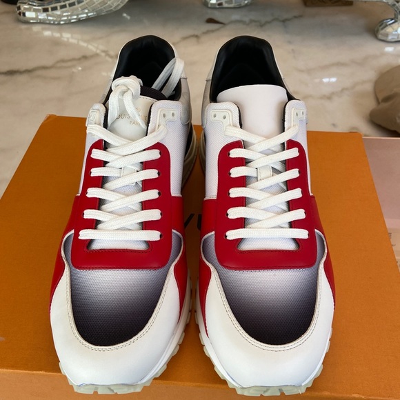 LOUIS VUITTON RUN AWAY SNEAKERS. - Picture 8 of 9
